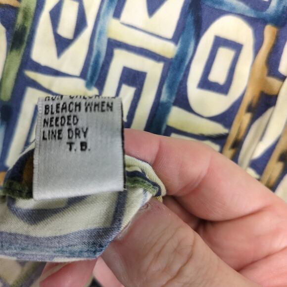 Vtg Pierre Cardin Tribal Geometric Shirt Men's XL Button Up Rayon Hawaiian Korea - Picture 8 of 10